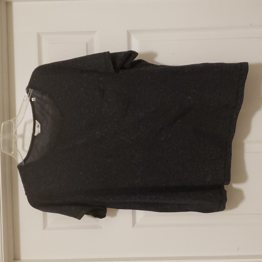 - Labe be womens  black  tee